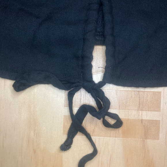 American Eagle Flutter Sleeve Tie Front Crop Top - Picture 2 of 9